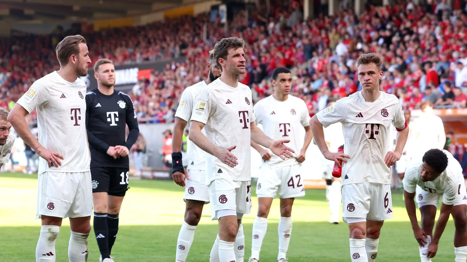 La squadra di Tuchel, che lascerà al termine della stagione, è incappata nel secondo ko consecutivo in Bundesliga