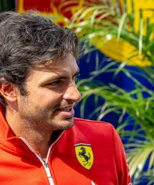 F1, Carlos Sainz manda un messaggio alla Ferrari dopo il terzo podio