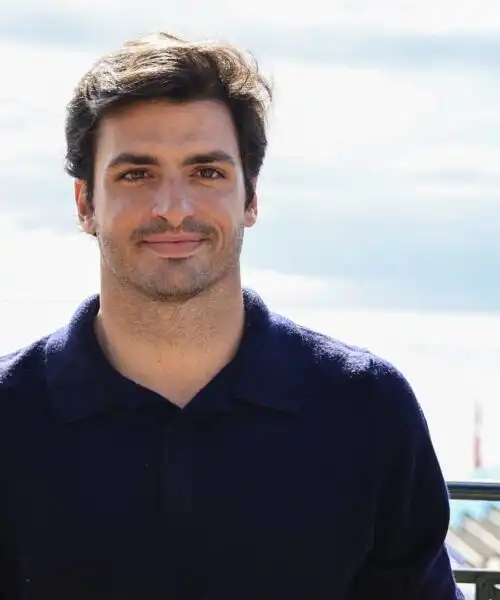 Carlos Sainz invita Jannik Sinner a un Gran Premio di F1