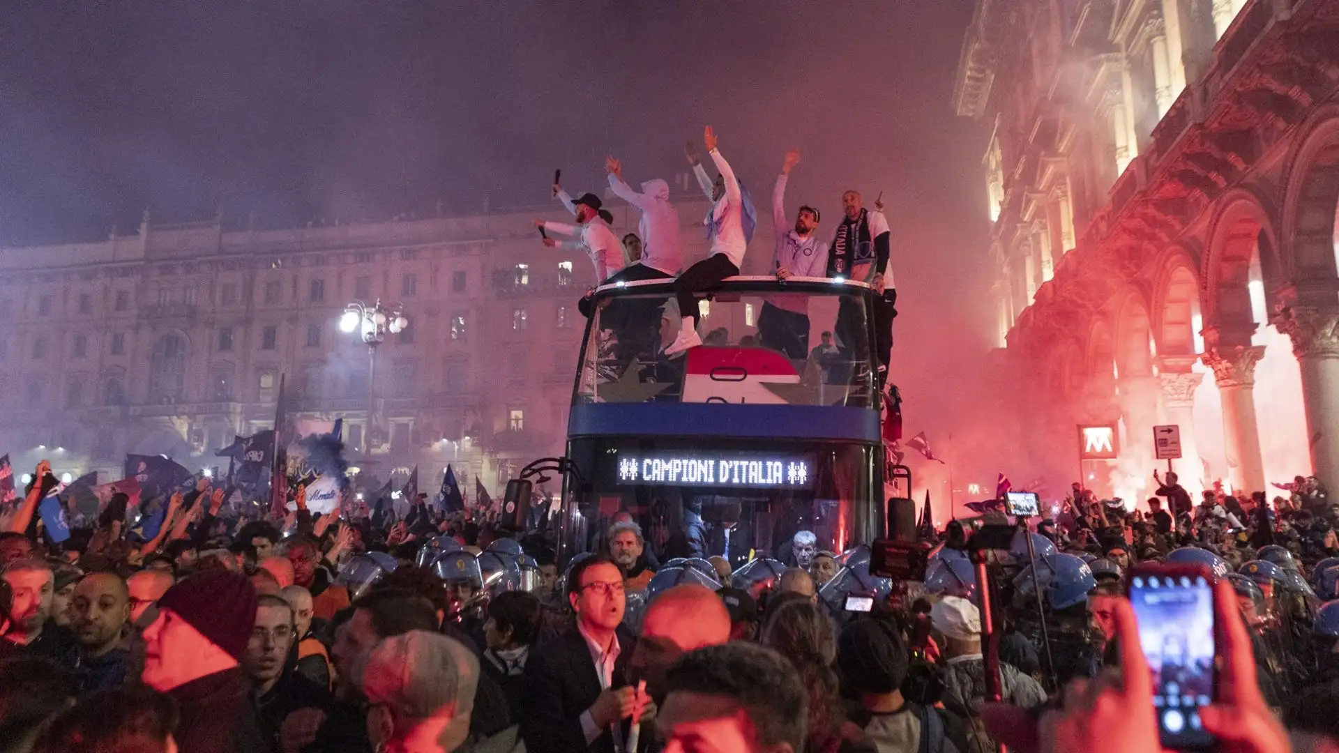 Migliaia di tifosi hanno celebrato lo scudetto della seconda stella