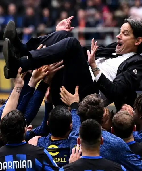 Inter, le foto della festa sfrenata di San Siro: Inzaghi protagonista