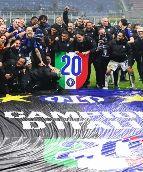 Inter, ventesimo scudetto in faccia al Milan: le immagini della festa nerazzurra