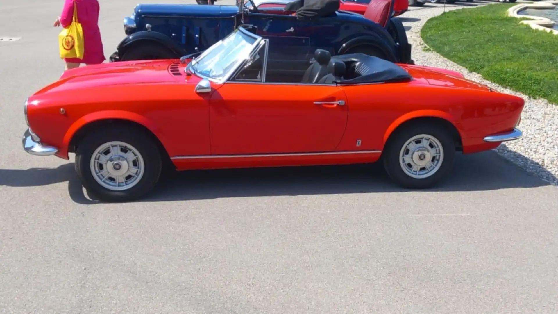 La Fiat 124 Sport Spider è un'autovettura sportiva 2+2 posti cabriolet prodotta dal 1966 al 1985

