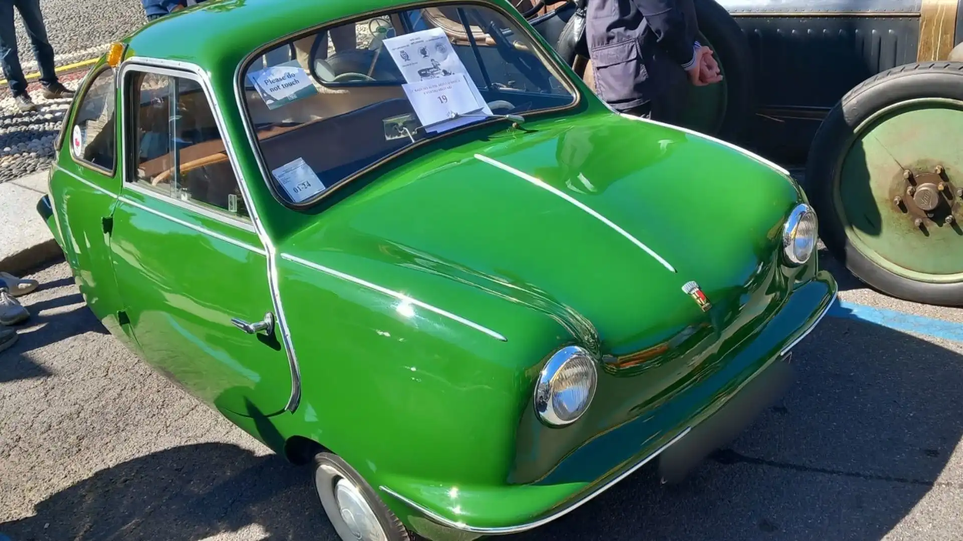 I veri appassionati di auto la guardano con grande simpatia 