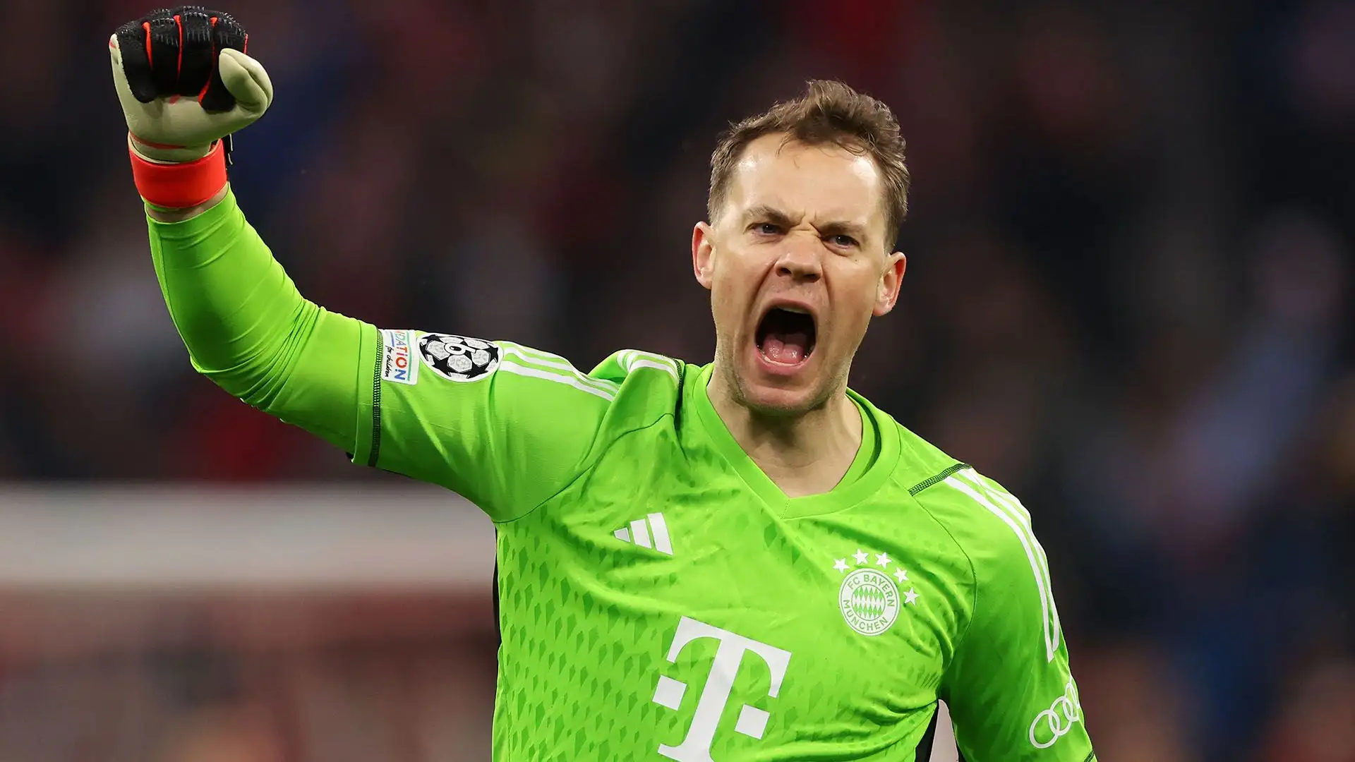 2- Manuel Neuer guadagna 21 milioni di euro ogni anno
