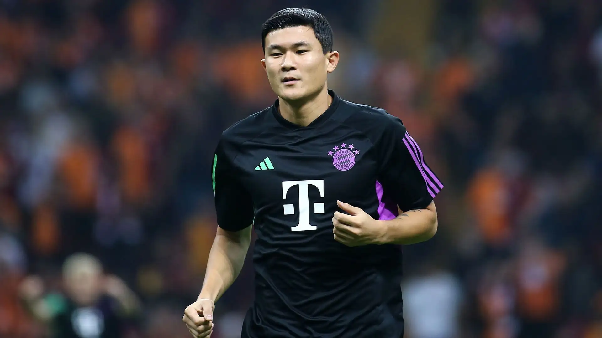 10- Kim Min-jae guadagna 12 milioni di euro ogni anno
