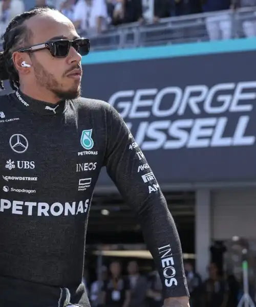 F1, Lewis Hamilton spiega il nuovo flop: c’entra Charles Leclerc
