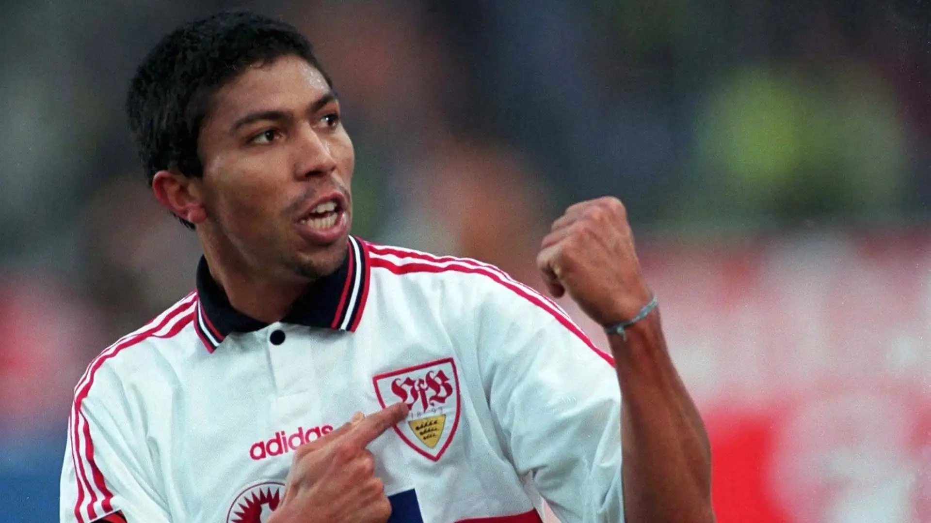 10- Tra il 1994 e il 1997 ha fatto benissimo allo Stoccarda, poi Giovane Elber è passato al Bayern Monaco
