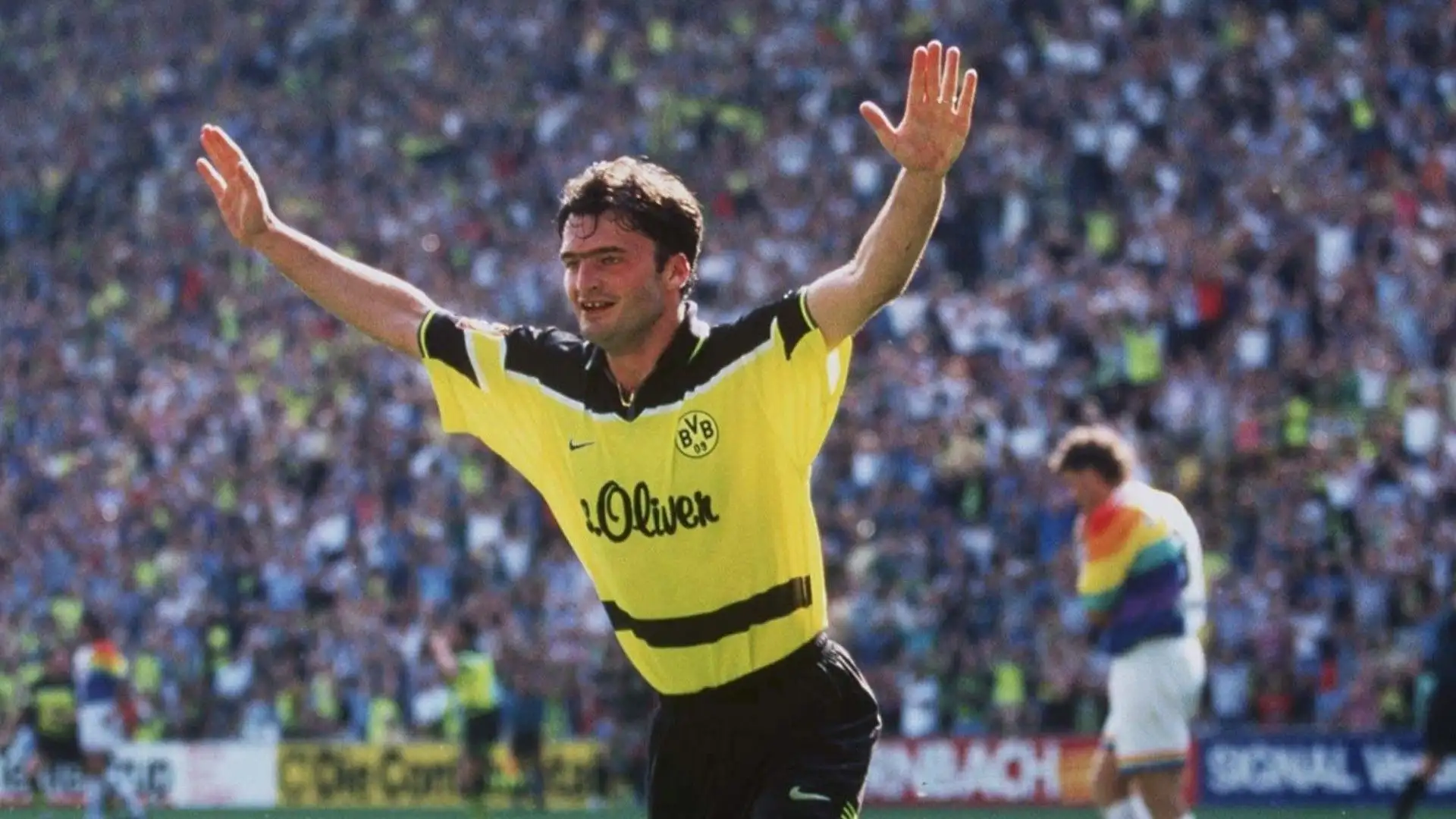 5- Uno dei migliori attaccanti del Borussia Dortmund: Stephane Chapuisat 
