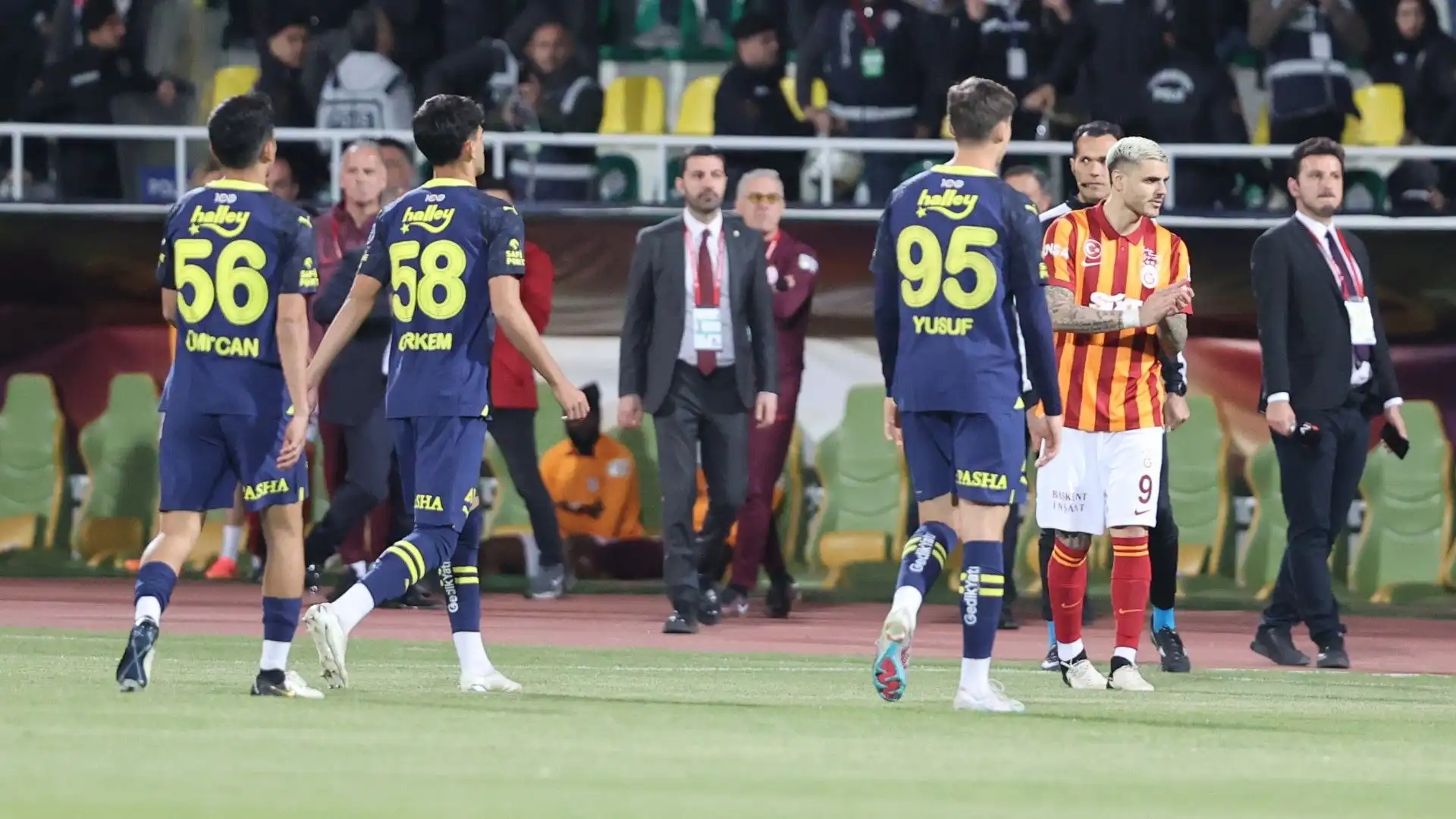 Incredibile in Turchia: Icardi segna e il Fenerbahce lascia il campo. Foto
