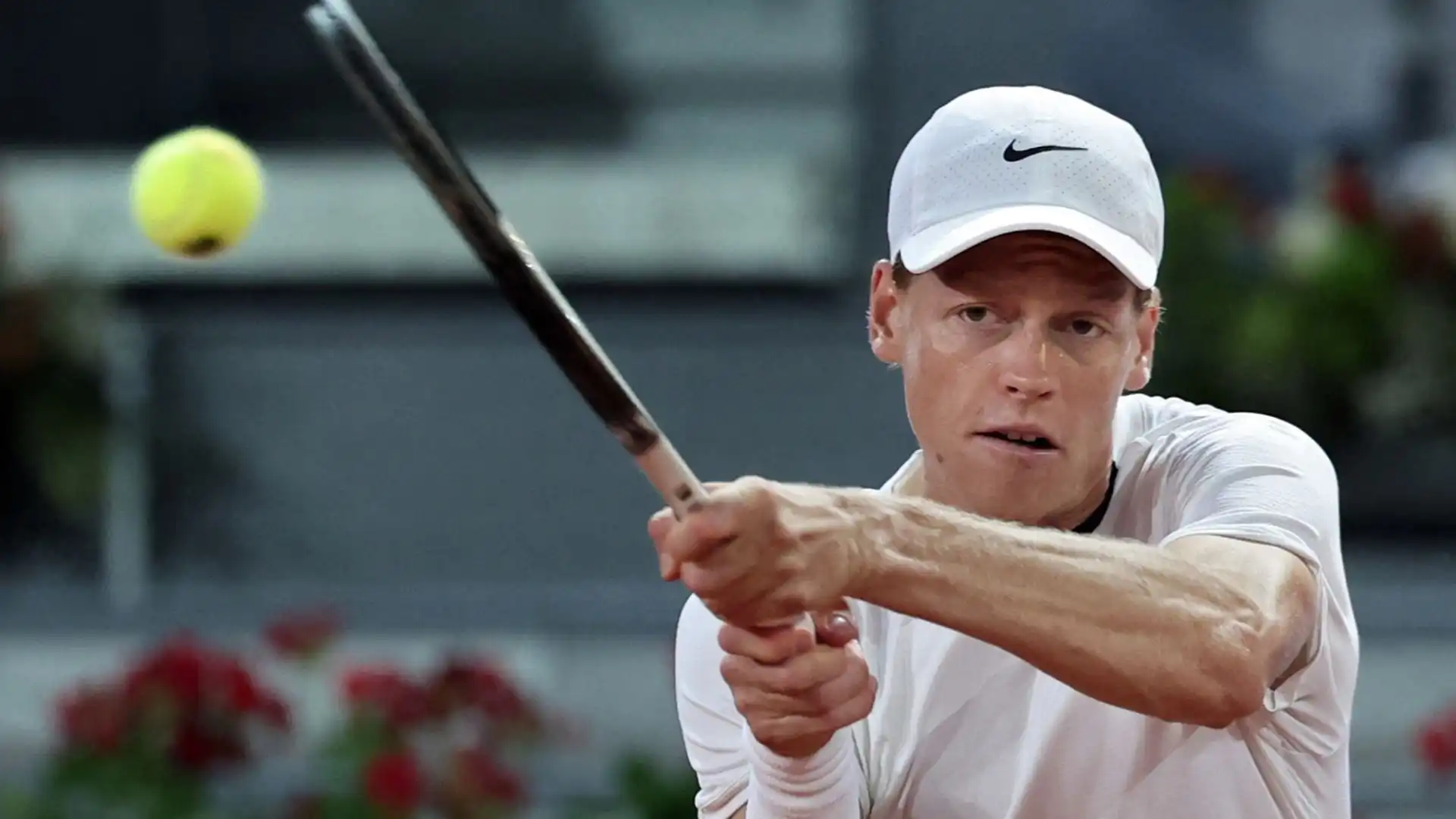 Jannik Sinner travolgente all'esordio nel torneo Masters 1000 di Madrid