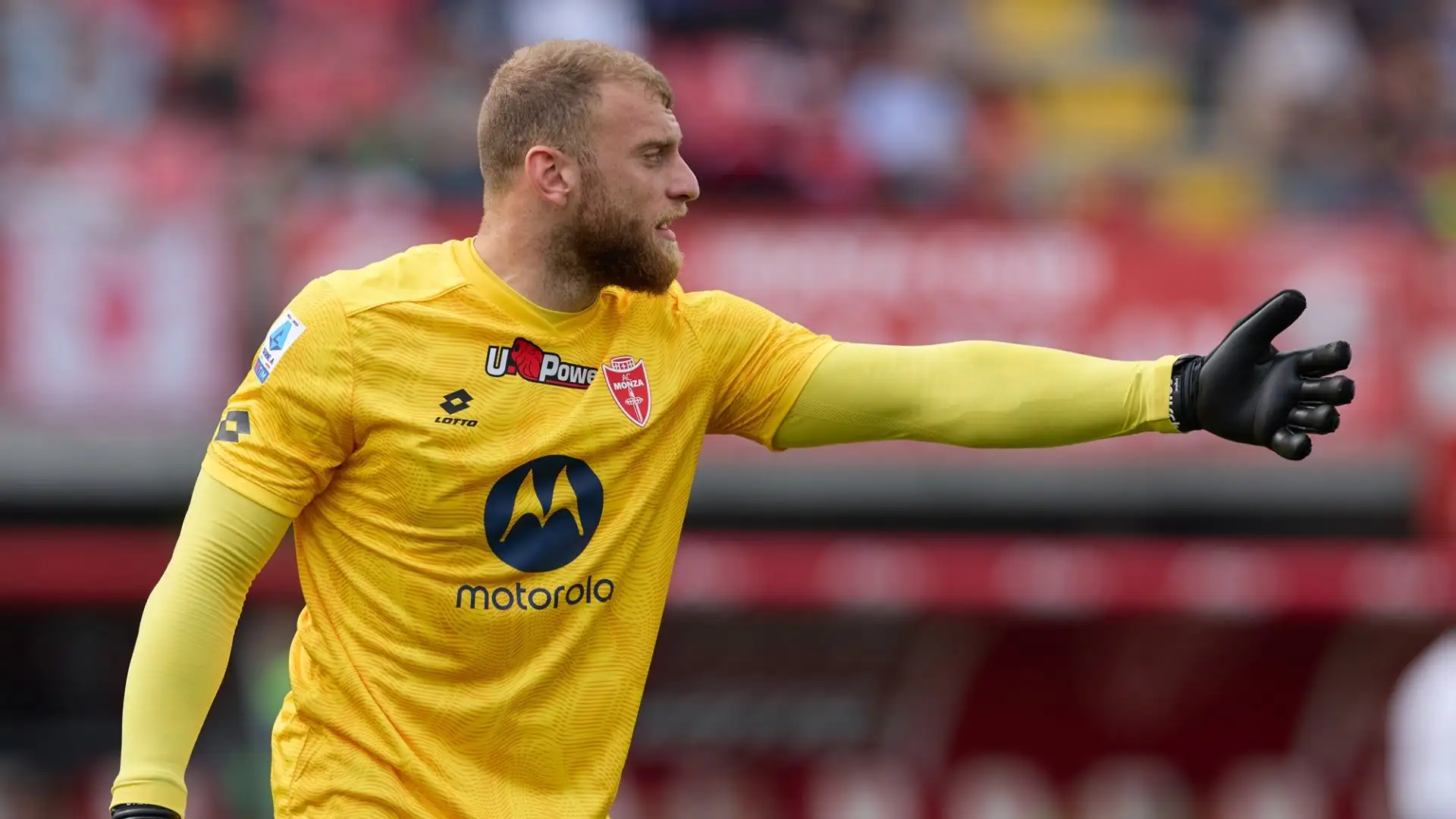 Il portiere milanese, di scuola Inter, ha parato anche per Renate, Novara e Pordenone