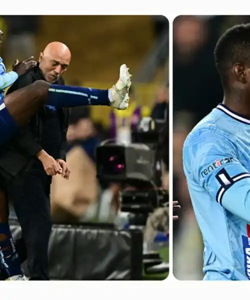 Le foto del nuovo show di Mario Balotelli: allenatore travolto e polemica esultanza