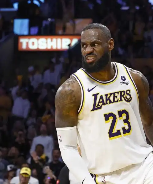 Play-off NBA, LeBron James non ci sta, vittoria LA Lakers