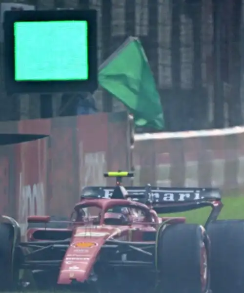 Max Verstappen si prende anche la pole, Ferrari da dimenticare
