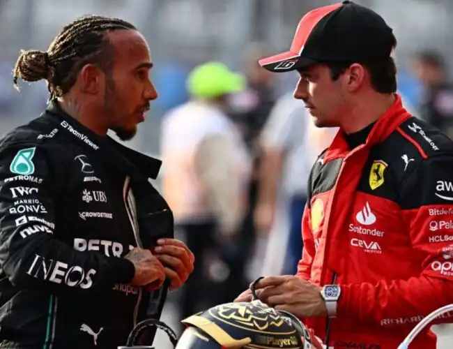 Jacques Villeneuve elogia Lewis Hamilton e punzecchia Charles Leclerc