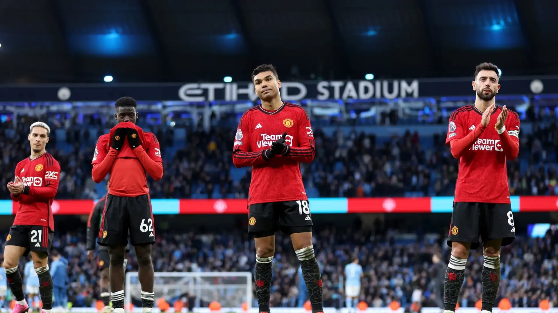 Entrambi i club guardano in Premier League, al Manchester United: dopo l'ennesima stagione negativa i Red Devils in estate cambieranno tutto
