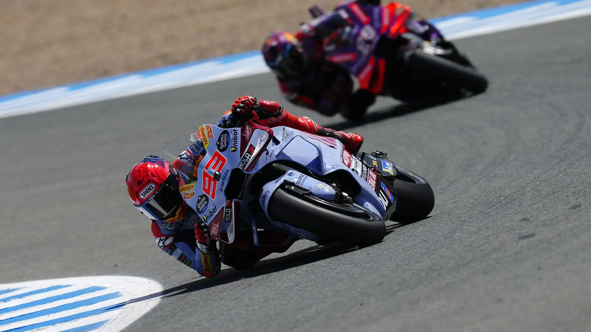 Il pilota del Team Gresini è caduto quando mancavano quattro giri al termine della Sprint