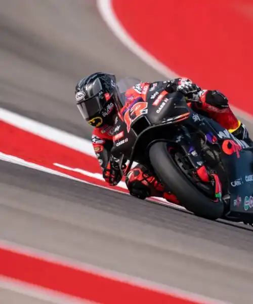 Maverick Viñales, pole da record ad Austin davanti a Pedro Acosta e Marc Marquez