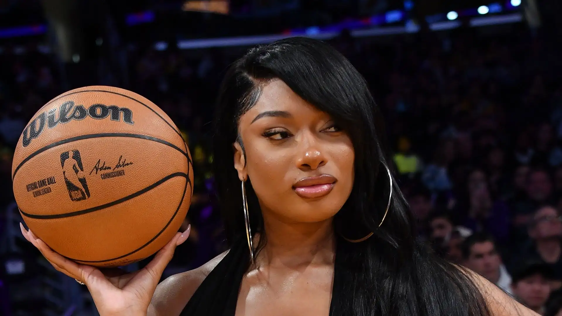 La rapper ha assistito al match di NBA alla Crypto.com Arena