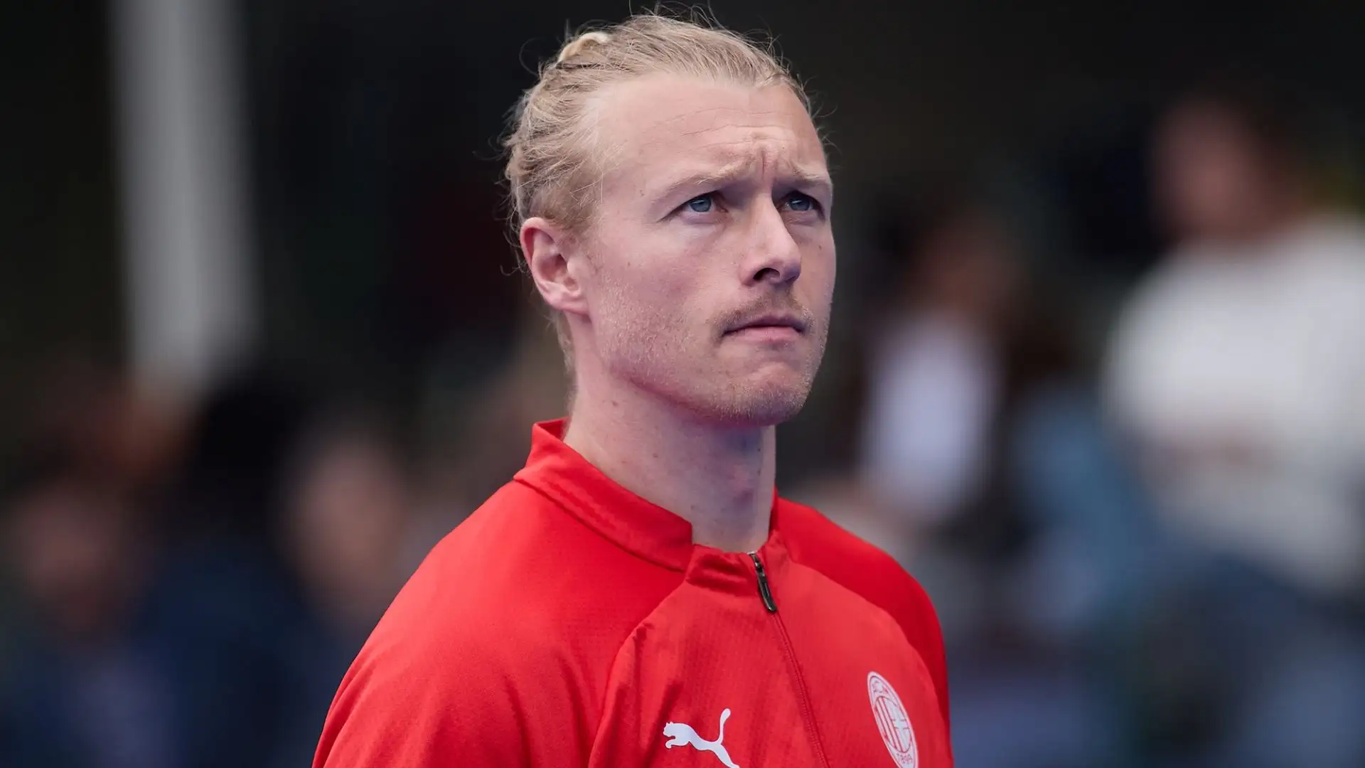 I rossoneri dovranno in primo luogo sistemare la difesa, che perderà Simon Kjaer