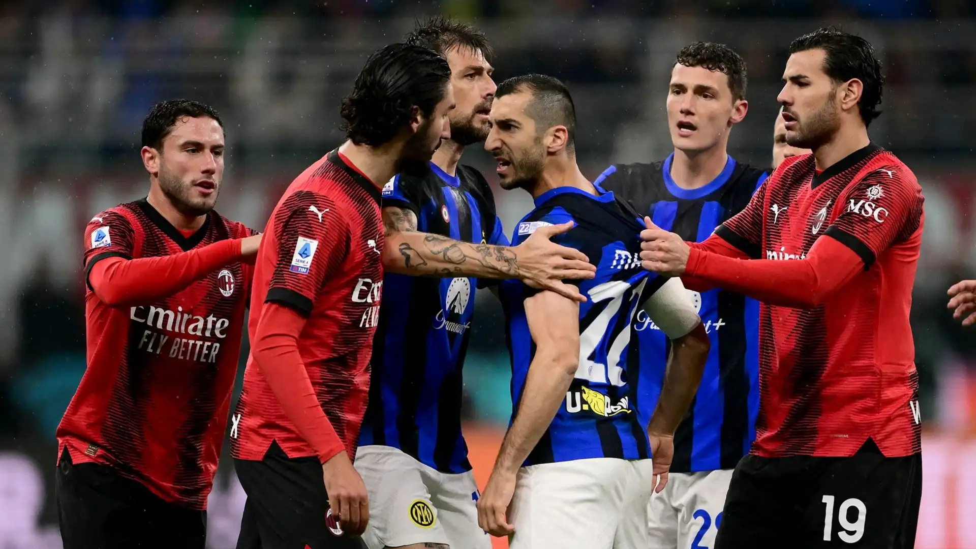 Particolarmente duro lo scontro tra Adli e Mkhitaryan, che non se le sono mandate a dire