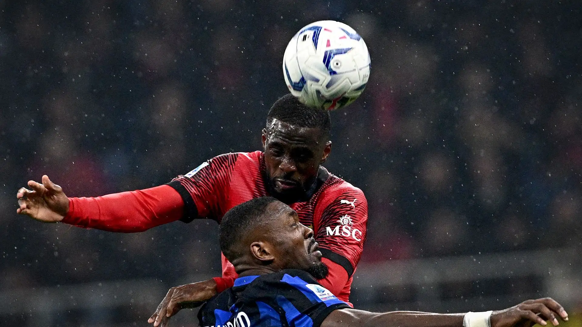 Tomori 5,5: sbaglia in occasione del gol di Thuram, si riscatta solo in parte segnando l'inutile 1-2