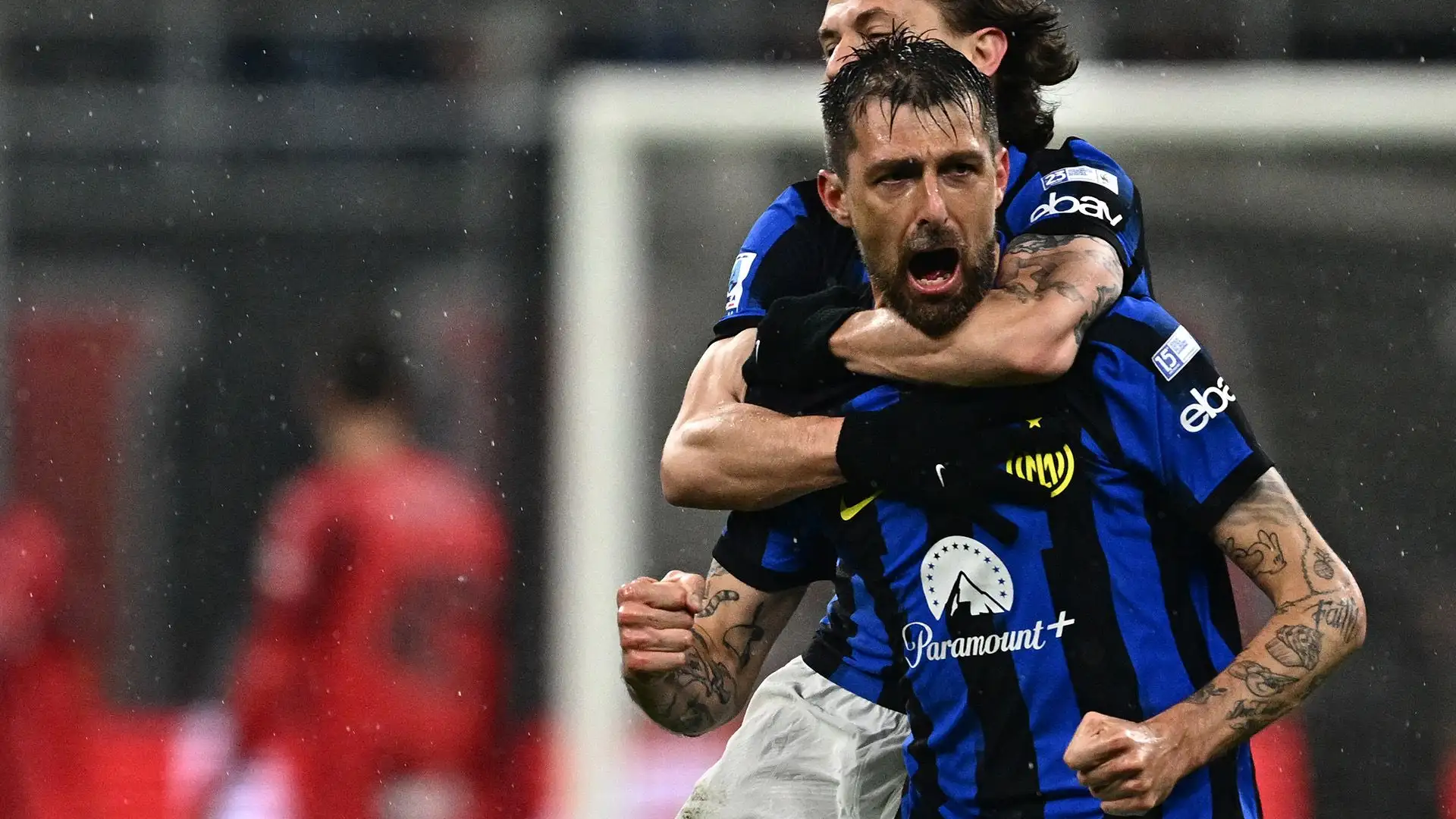 Acerbi 7: segna la rete preziosissima dell'1-0, insuperabile in difesa