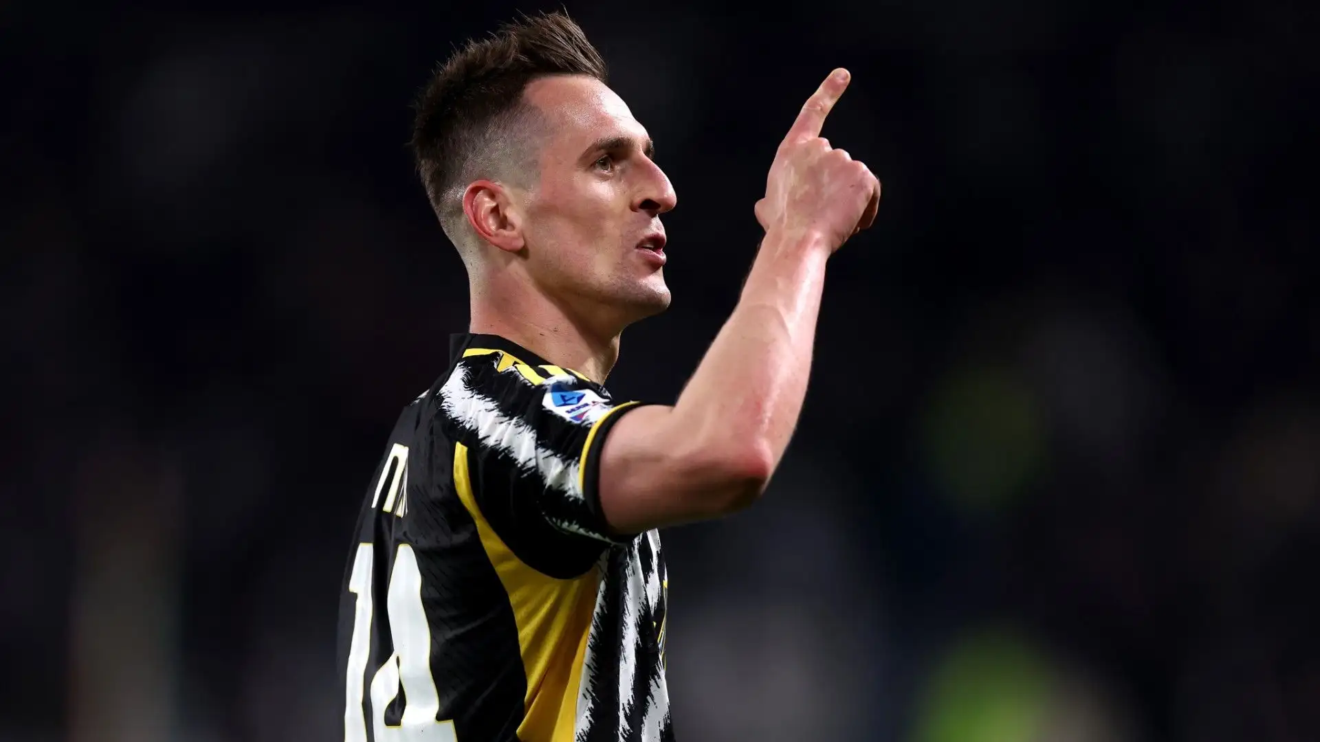 Arkadiusz Milik piace molto al Bologna ma l'elevato ingaggio è un guaio: più probabile la Premier League