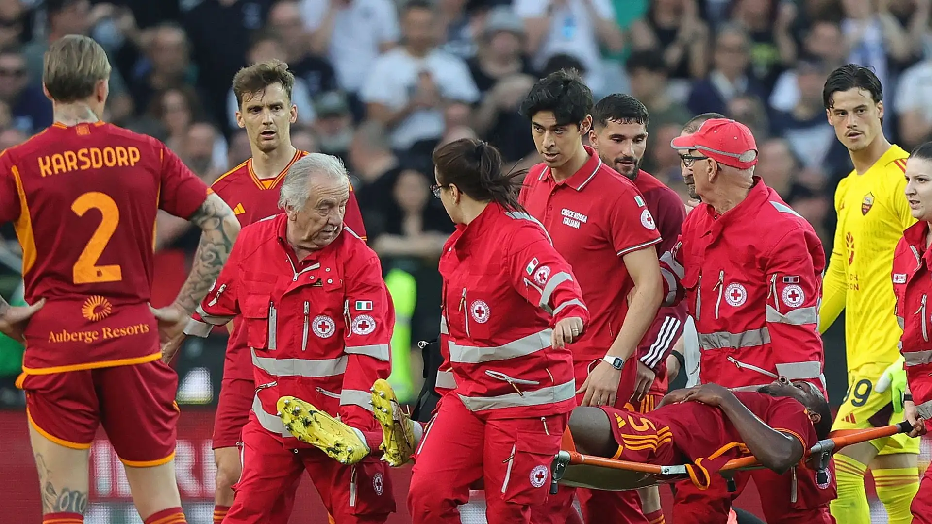 E' stato soccorso immediatamente dai compagni di squadra