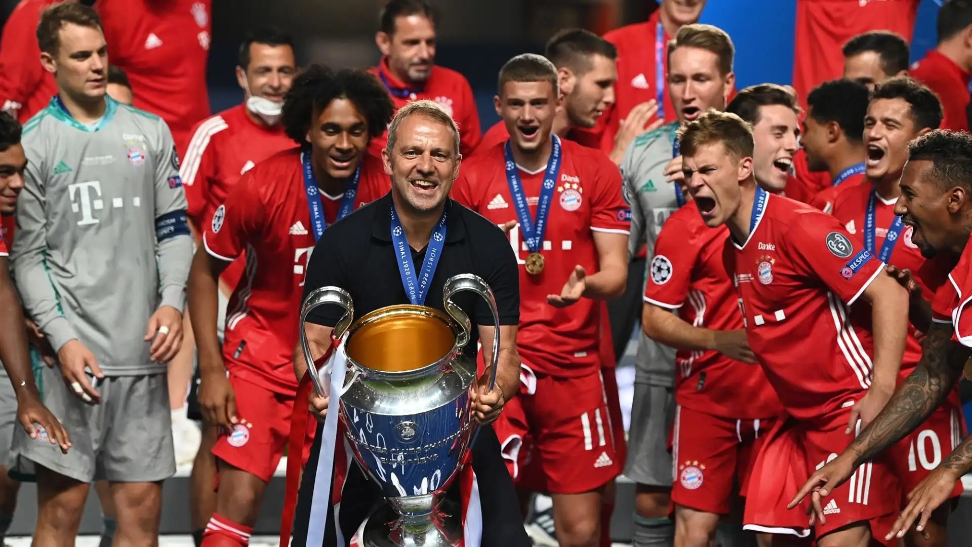 Nel 2020 ha vinto 6 trofei con il Bayern: Bundesliga, Coppa di Germania, Supercoppa DFL, Champions League, Supercoppa Uefa e Coppa del mondo per club