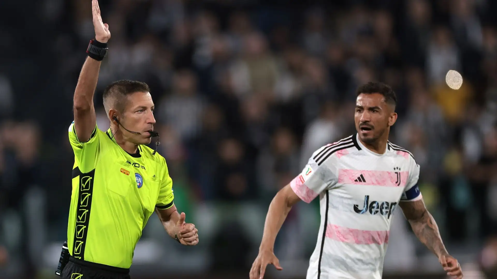 Massa aveva inizialmente optato per il penalty per il fallo di Vecino su Cambiaso, ma poi lo ha annullato per la posizione di fuorigioco del giocatore bianconero