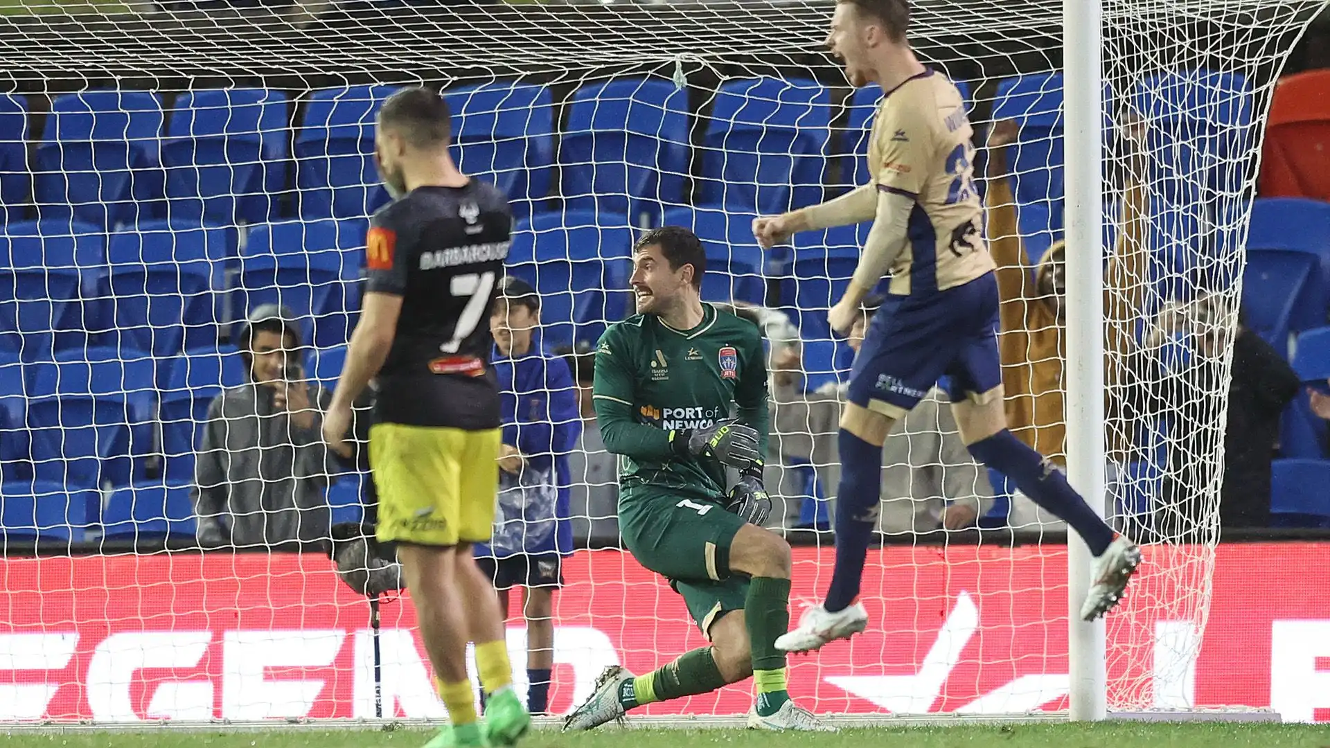 Alex Rufer non prende neanche la porta su rigore al 95'