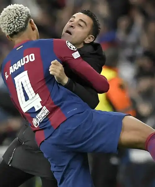 Si scontra con Xavi e poi viene espulso: le foto della serata da incubo di Araujo