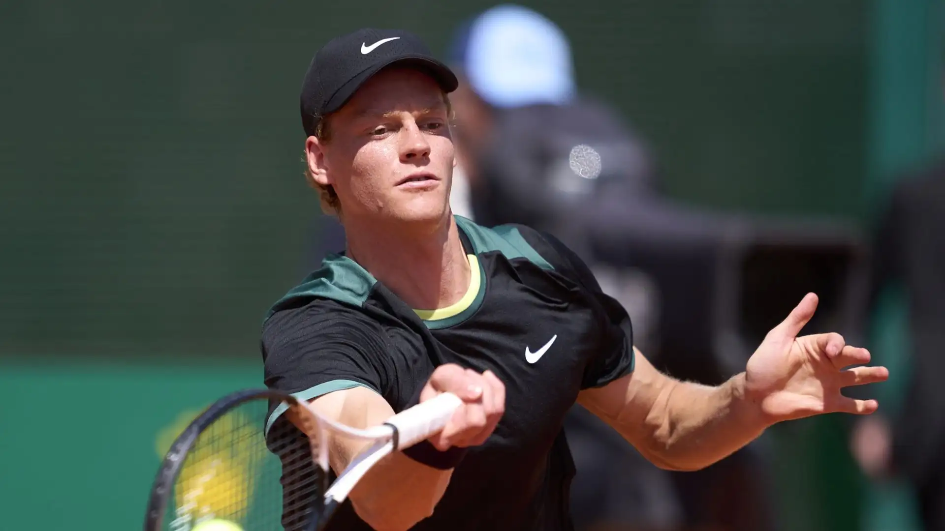 Il tennista azzurro ha piegato dopo un match combattuto Holger Rune per 6-4, 6-7, 6-3