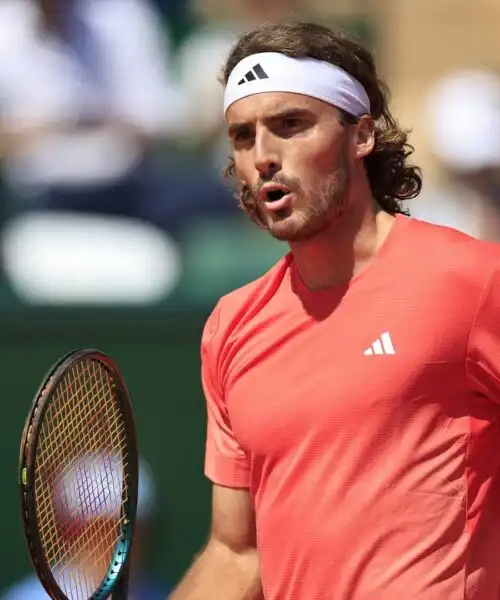 Stefanos Tsitsipas dice la sua sull’errore arbitrale ai danni di Jannik Sinner