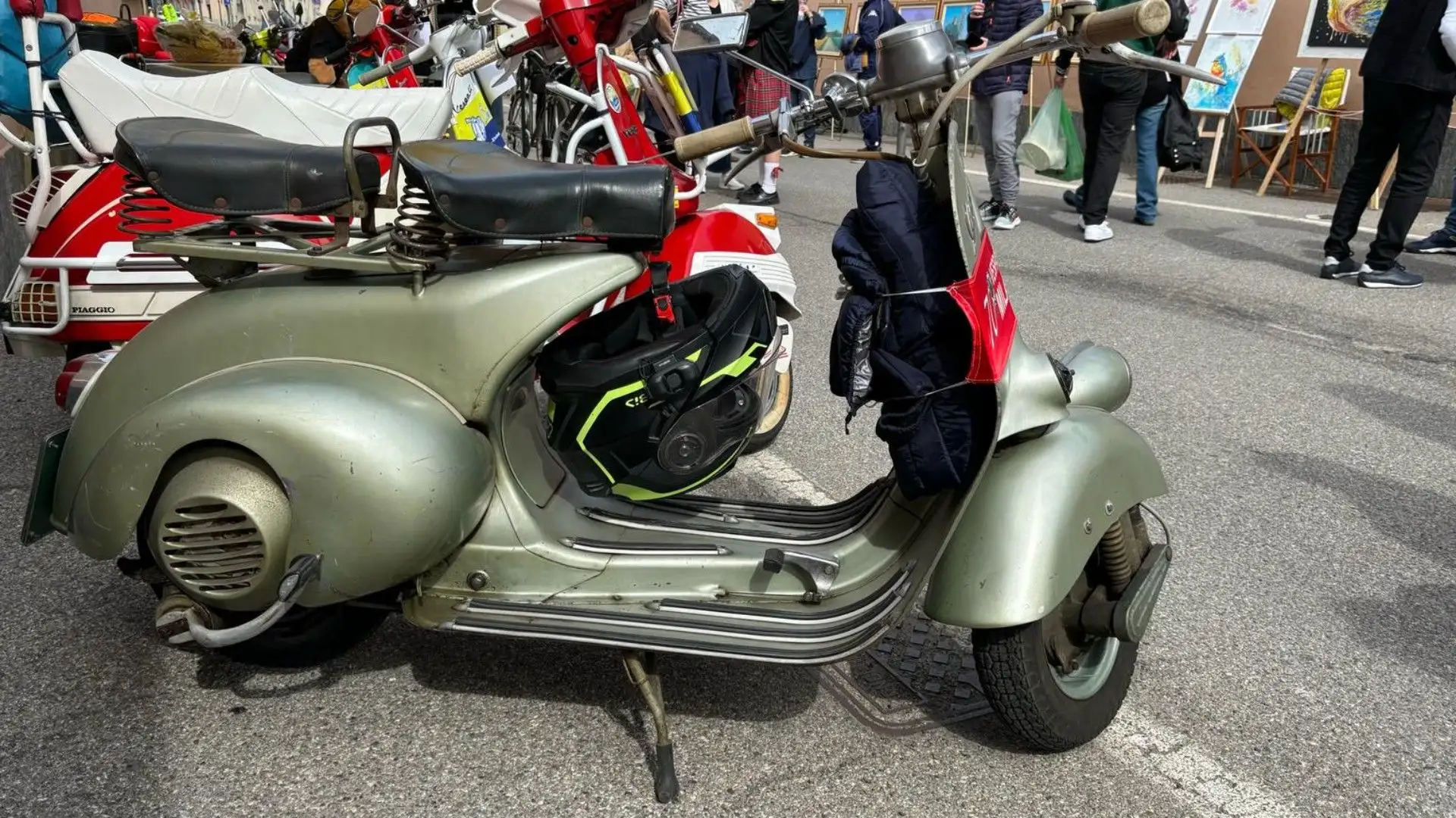 La Vespa ha conquistato milioni di italiani (e non solo) con il suo appeal unico e inimitabile
