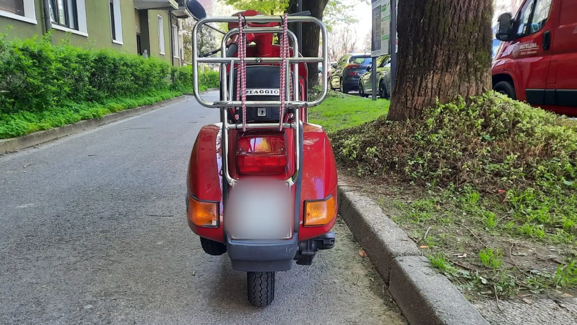 La Vespa PX misura 176 centimetri di lunghezza, 69,5 centimetri di larghezza e 111 centimetri di altezza
