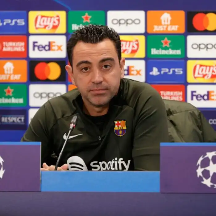 Xavi ha cambiato idea: resta al Barcellona