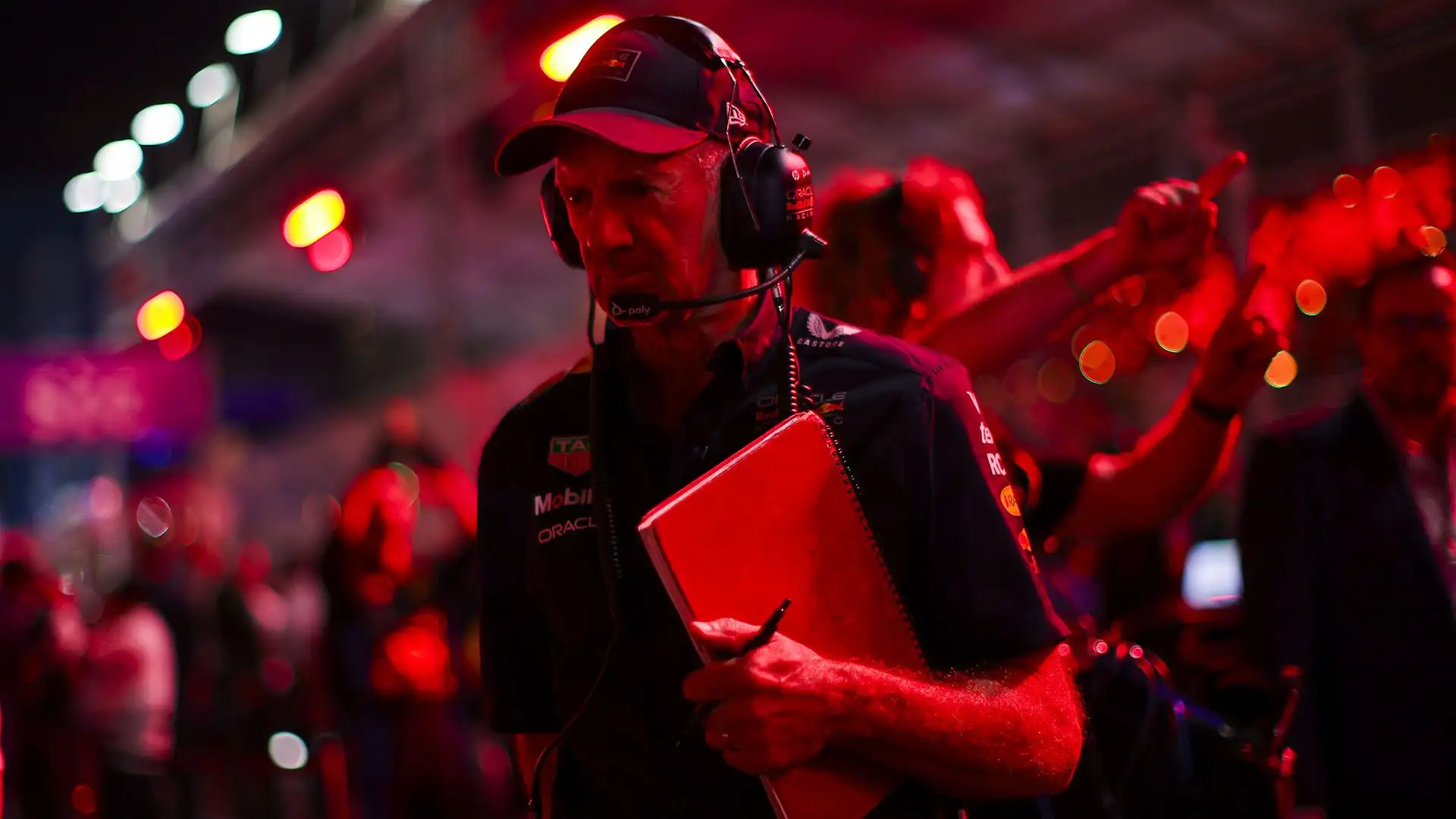 Ad un evento organizzato da Oyster Yacht Adrian Newey ha ammesso di stare valutando una nuova avventura
