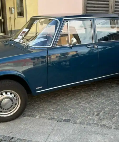 Comodità e potenza: le immagini di una bellissima Alfa Romeo 1750