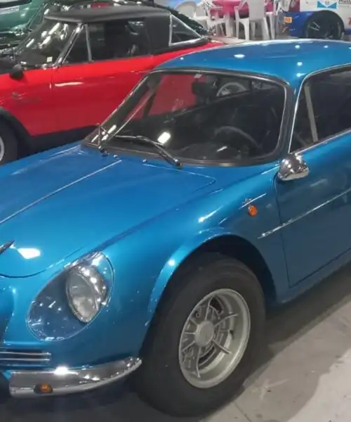 Renault Alpine A110: le foto di un’auto magnifica