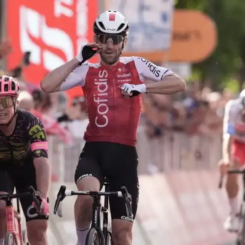 Giro d’Italia, Benjamin Thomas vince a Lucca