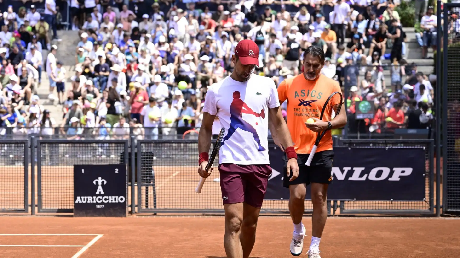 Nole ha deciso di non mostrare la sua ferita, ma sembra tutto ok