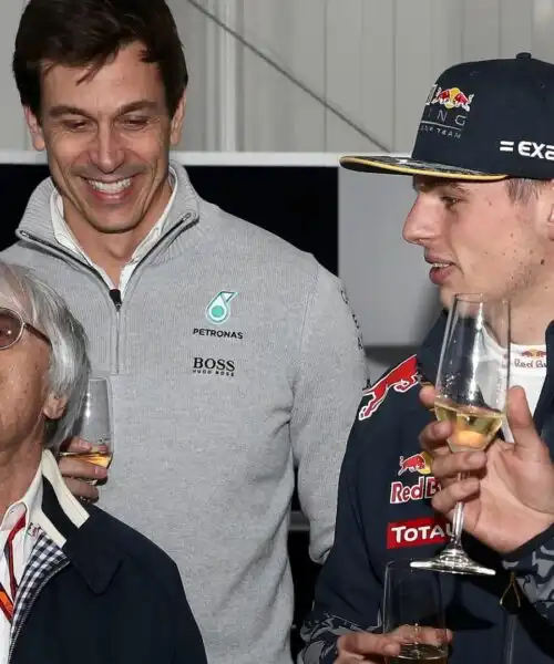 Bernie Ecclestone blinda Max Verstappen