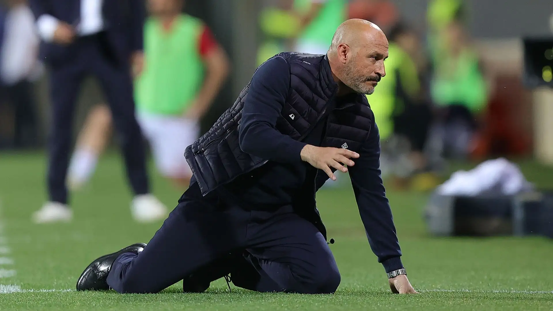 La bambina che insulta in diretta una squadra avversaria direttamente dal campo