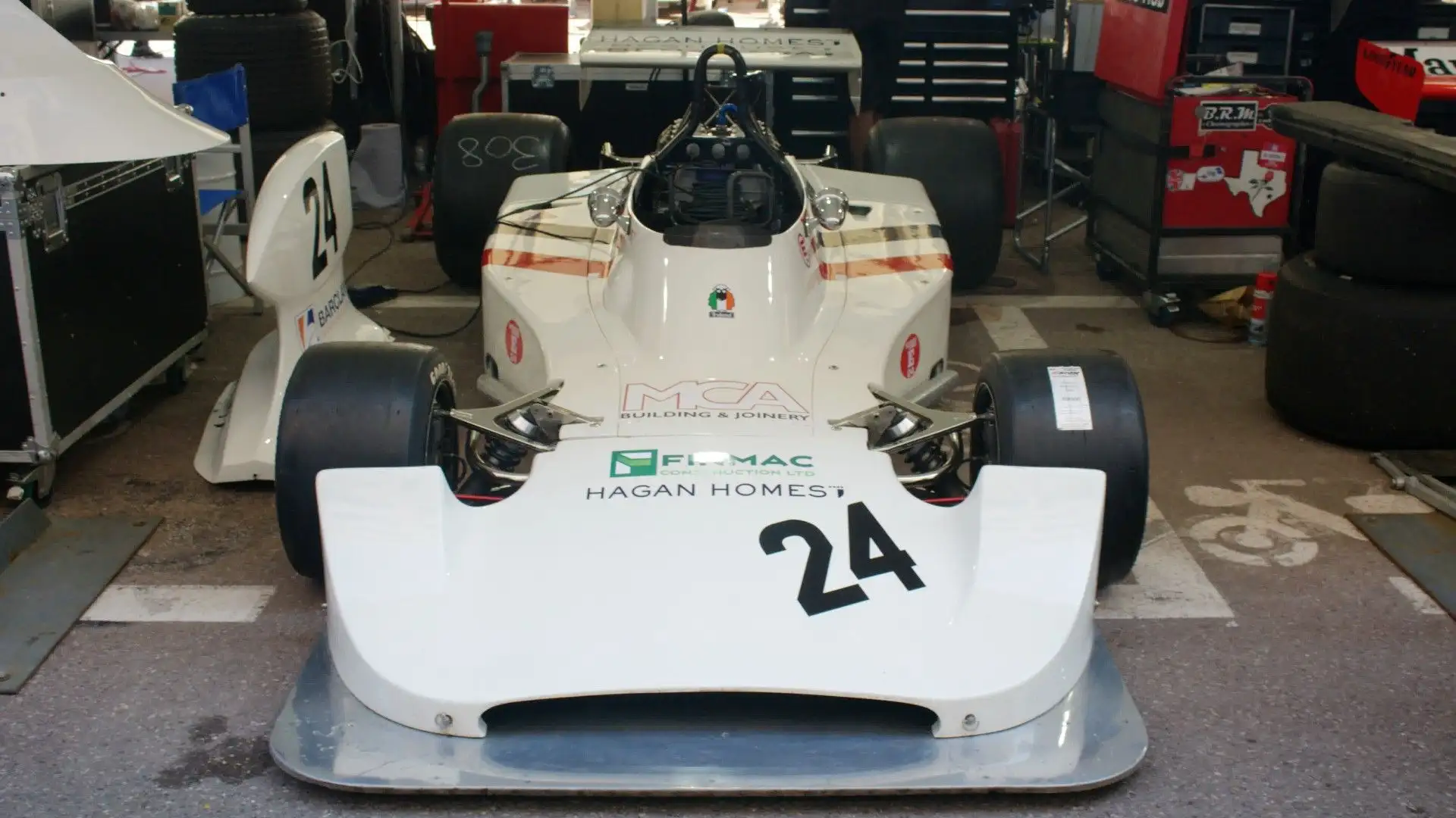 1974: nasce la Hesketh 308, telaio Postlethwaite e motore Ford Cosworth DFV.