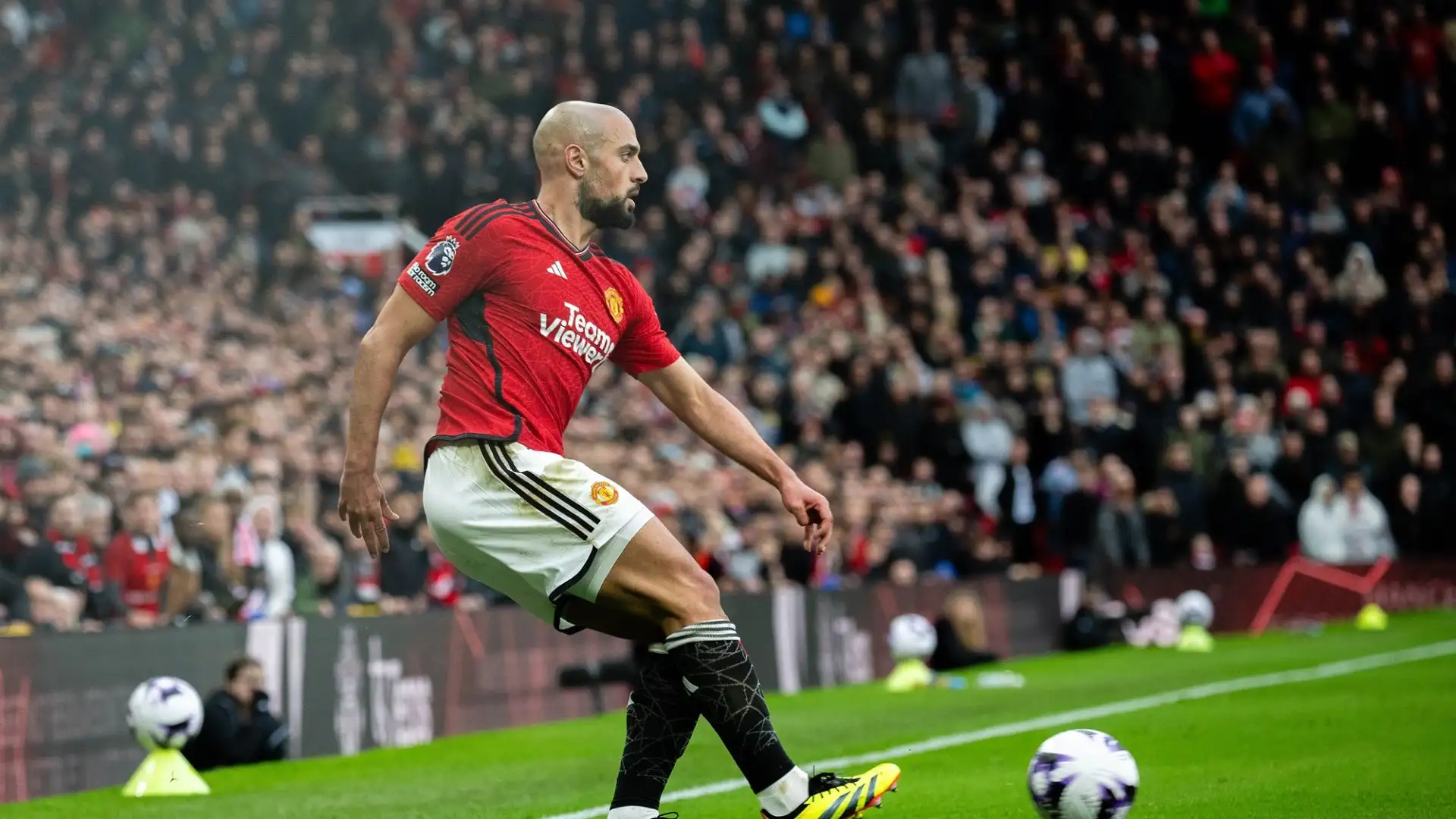 Il Milan cerca rinforzi a centrocampo: tra gli obiettivi c'è Sofyan Amrabat