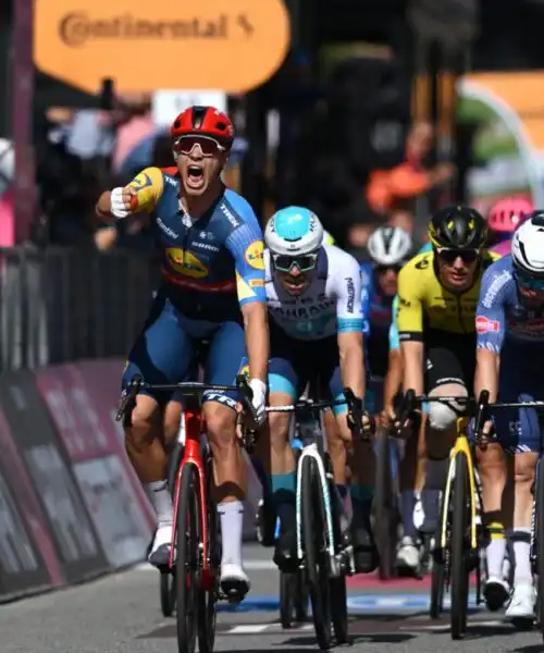 Giro 2024, Jonathan Milan non nasconde l’emozione dopo il trionfo ad Andora