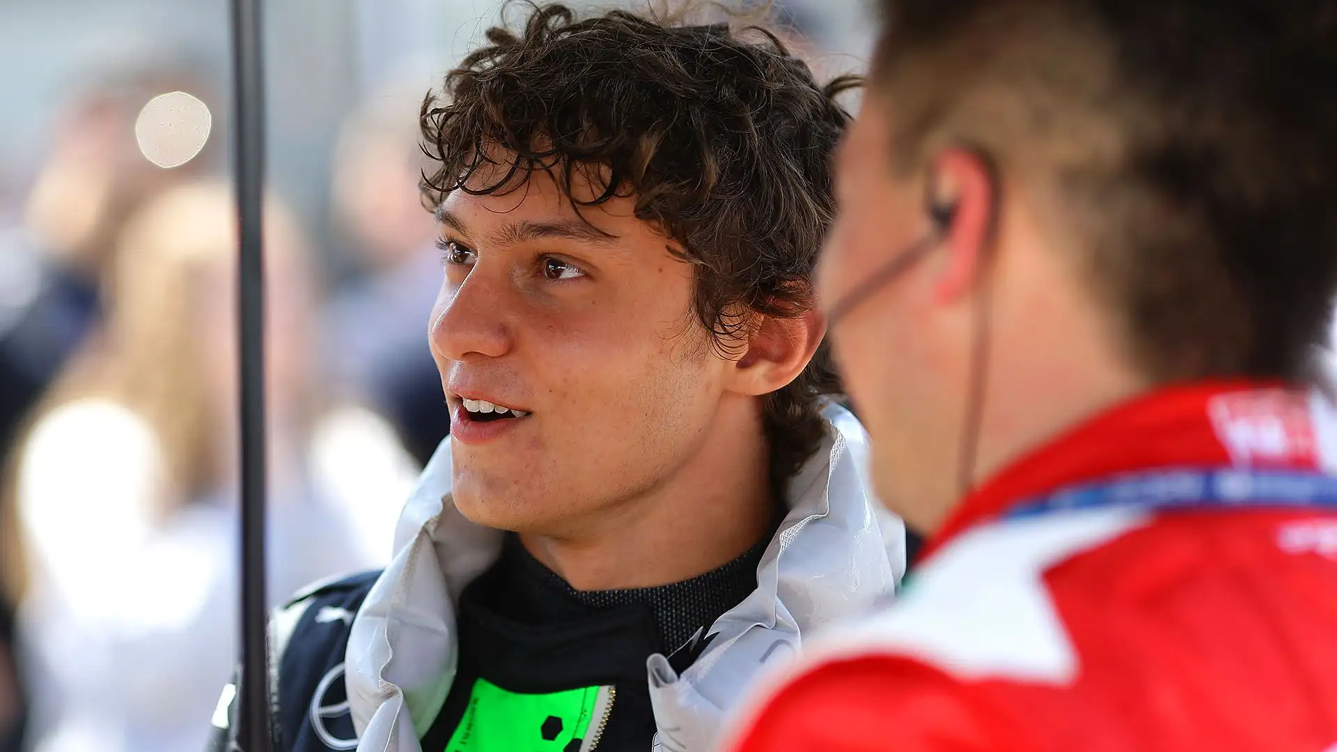 Antonelli avrebbe impressionato, andando forte quanto Russell in qualifica e superandolo nel passo gara
